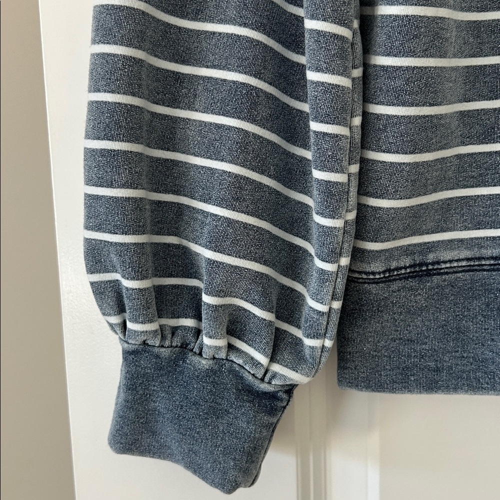 Anthro Jane & Delancey Distressed Sweatshirt w Gathered Cuffs Sz M +MEASUREMENTS - Picture 8 of 11